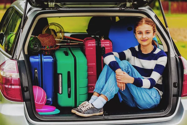 Summer Vacation Young Girl Car Trunk Ready Travel Family Vacation — Stock Photo, Image