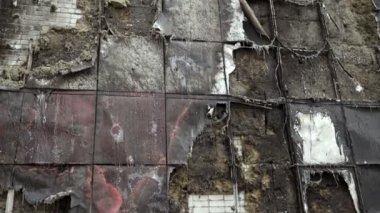 Binanın yangın tarafından tahrip parçası.