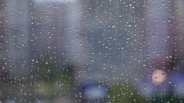 Lluvia corriendo por la ventana . — Vídeos de Stock