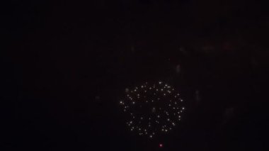 gece muhteşem havai fişek