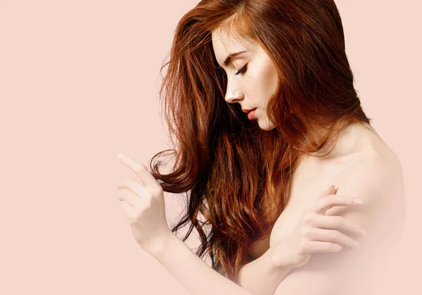 Double exposure of redhead woman and beige background. — Stock Photo, Image
