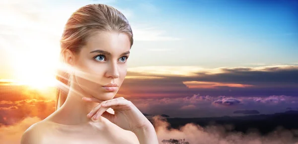 Double exposure of beautiful woman face and sunset. — Stock Photo, Image