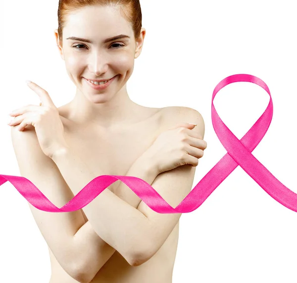 Junge Frau bei jährlicher Untersuchung auf Brustkrebs. — Stockfoto