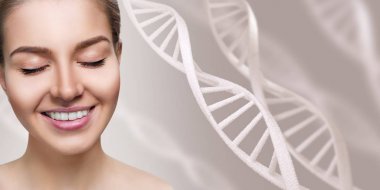 DNA zincirleri arasında şehvetli bir kadının portresi.