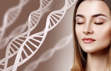 DNA zincirleri arasında şehvetli bir kadının portresi.