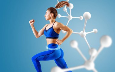 Sportif genç kadın runing ve molekülleri yakın atlama.