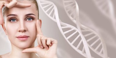 DNA zincirleri arasında şehvetli bir kadının portresi.