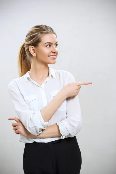 Portrait of young business woman with blonde hair. — Stock Photo, Image
