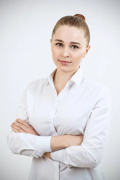 Retrato de jovem mulher de negócios com cabelo loiro . — Fotografia de Stock