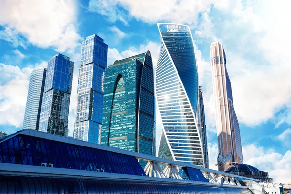 Zrcadlové mrakodrapy obchodní centrum Moskva-město. — Stock fotografie