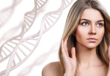 Beyaz Dna zincirleri arasında şehvetli kadın.