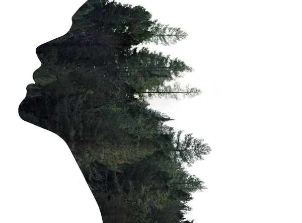 Profil ve ormanda kadının çifte maruz kalma. — Stok fotoğraf