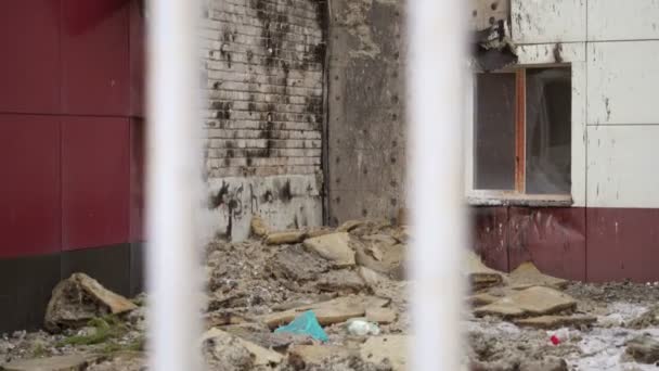 Partie du bâtiment endommagée par le feu .