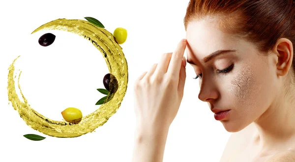 Young beautiful woman near circulate splash of olive oil. — Stock Photo, Image