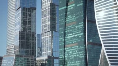 Camdan cepheli ve Moskova 'nın finans bölgesinde bulunan bir bina..