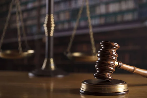 Recht Und Gerechtigkeit Thema Gerichtsbibliothek Hammer Und Maßstab Der Gerechtigkeit — Stockfoto