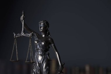 Hukuk adalet kavramı. Bayan adalet heykeli - Themis.