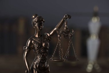 Hukuk adalet kavramı. Bayan adalet heykeli - Themis.