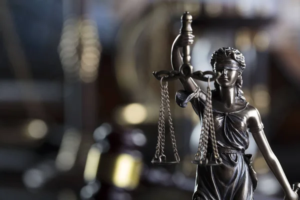 Юридичні Символи Старій Університетській Бібліотеці Книги Подарунки Масштаб Статуя Справедливості — стокове фото
