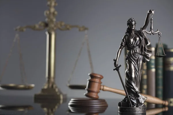 Hukuk Kavramı Sembolleri Themis Hakimin Tokmak Yasal Kitap Ölçek Adaletin — Stok fotoğraf