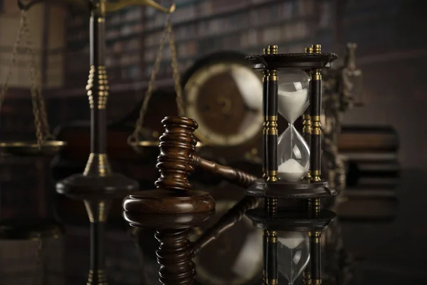 Концепція Права Гевель Судді Масштабні Юридичні Книги Бібліотека Залу Суду — стокове фото
