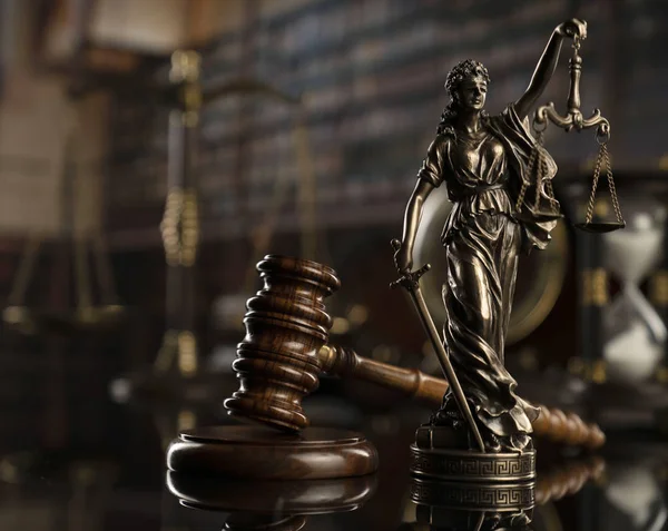 Law Concept Gavel Judge Statue Justice Scale Legal Books Courtroom — Stock Photo, Image