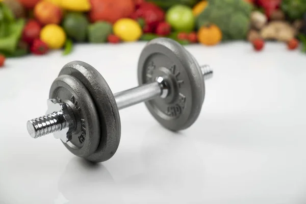 Conceito Fitness Nutrição Saudável Equipamentos Para Exercícios Fitness Fundo Branco — Fotografia de Stock