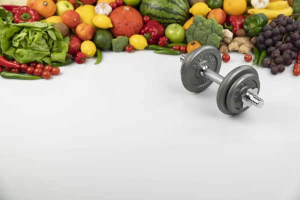 Fitness Konzept Gesunde Ernährung Und Geräte Für Fitnessübungen Auf Weißem — Stockfoto