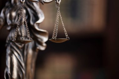 Adalet kavramı. Jugde ofisindeki heykel..