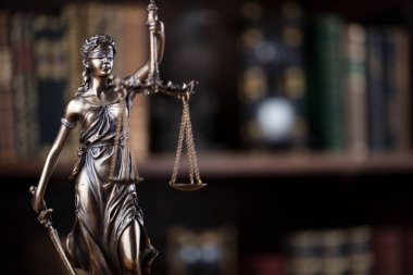 Adalet kavramı. Jugde ofisindeki heykel..