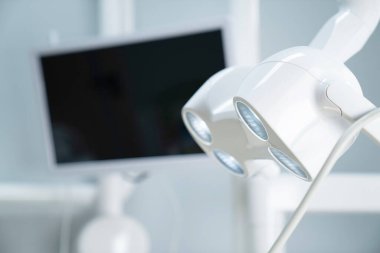 Dişçinin ofisi. Modern dişçilerin ofis ekipmanlarını kapatın..