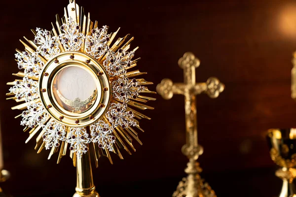 Katolické Náboženství Kompozice Katolických Symbolů Kříž Monstrance Zlatý Kalich — Stock fotografie