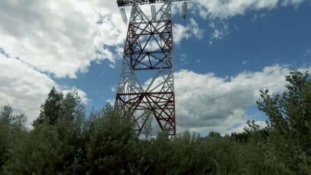 Hoogspannings Ondersteuning Staat Het Bos Het Ontwerp Van Grote Metalen — Stockvideo