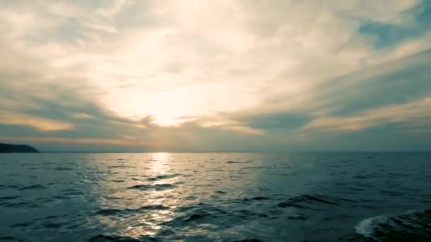 Movimento Barco Mar Disparar Lado Pôr Sol Silhueta Escura Costa — Vídeo de Stock