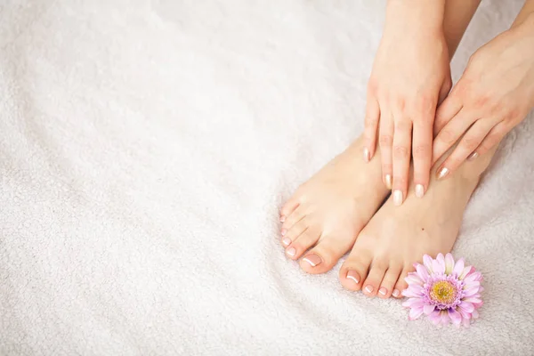 Hand Nagelverzorging Mooie Vrouwen Van Voeten Handen Manicure Pedicure Bij — Stockfoto