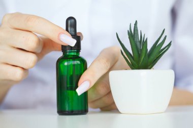 Güzellik kozmetik Bilimler, Formulating ve Cilt Bakımı bitkisel özü ile karıştırma, bilim adamı hazırlamak organik hammadde için güzellik ürünleri, sağlıklı alternatif tıp.