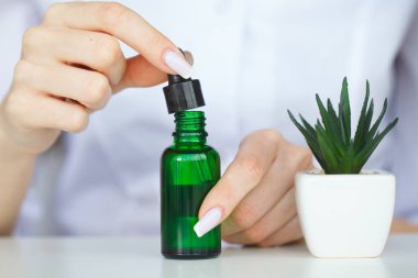 Güzellik kozmetik Bilimler, Formulating ve Cilt Bakımı bitkisel özü ile karıştırma, bilim adamı hazırlamak organik hammadde için güzellik ürünleri, sağlıklı alternatif tıp.