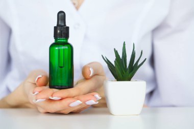 Güzellik kozmetik Bilimler, Formulating ve Cilt Bakımı bitkisel özü ile karıştırma, bilim adamı hazırlamak organik hammadde için güzellik ürünleri, sağlıklı alternatif tıp.