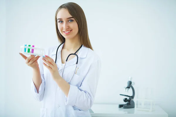Portrait Attractive Young Female Doctor — Stock Photo, Image
