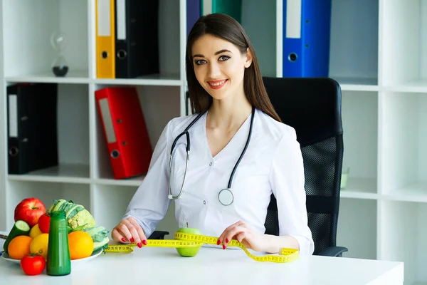 Sağlık Güzellik Mutlu Bir Diyetisyen Işık Odada Portresi Sağlıklı Beslenme — Stok fotoğraf