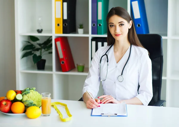 Υγεία Και Ομορφιά Σημάδια Γιατρός Έξω Ένα Σχέδιο Διατροφής Διατροφολόγος — Φωτογραφία Αρχείου