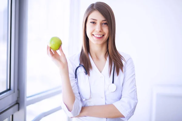 Doctora Médico Médico Médico Mujer Sobre Fondo Interior Clínica —  Fotos de Stock