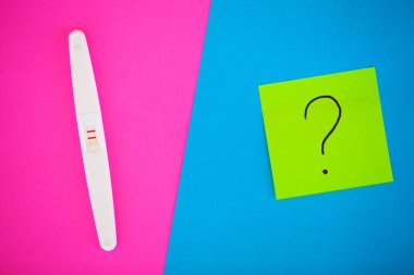 Hamilelik testi. İki şeritler ile olumlu sonucudur. Hap ile kısırlık tedavisinde, bir çocuk hamile kalma yardım et. Gebelik üzerinden tabletleri işe yaramazsa, Doğum kontrolü.