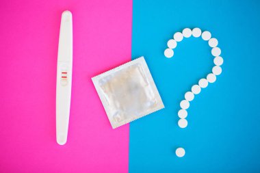 Hamilelik testi. İki şeritler ile olumlu sonucudur. Hap ile kısırlık tedavisinde, bir çocuk hamile kalma yardım et. Gebelik üzerinden tabletleri işe yaramazsa, Doğum kontrolü.