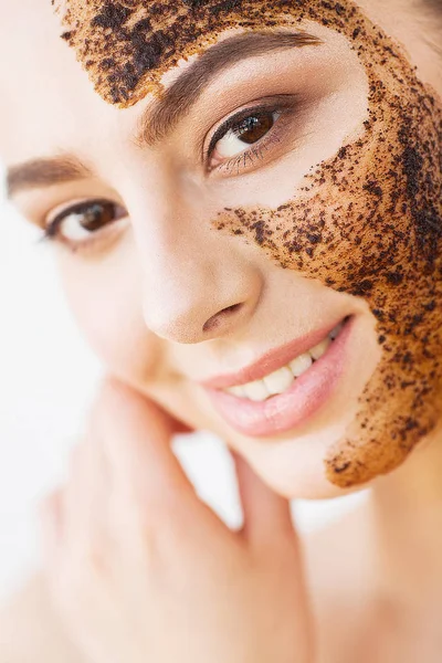 Face Skincare Young Charming Girl Makes Black Charcoal Mask Her — Stock Photo, Image