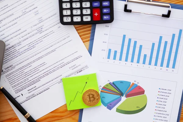 Financial Manager Sitting in Desk and Work With Financial Documents Company — Stock Photo, Image