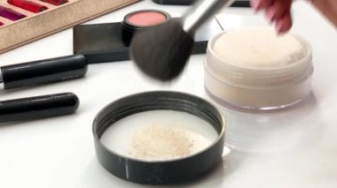 Makyaj kozmetik ürünleri organik dekoratif kozmetik yüz için modaya uygun allık rouge toz allık Güzellik Cilt Bakımı Doğal kürk kabarık fiber fırçası düşmek moda