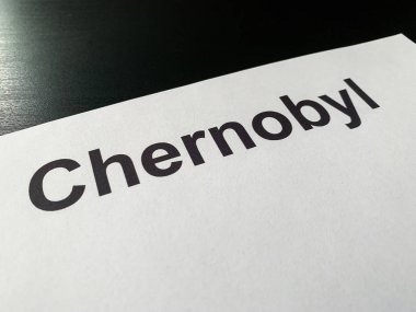 Radyasyon tehlikesi. Siyah bir tablo üzerinde Çernobil Belgeleri