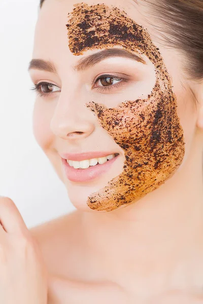 Face Skincare. Young Charming Girl Makes a Black Charcoal Mask on Her Face — Stock Photo, Image