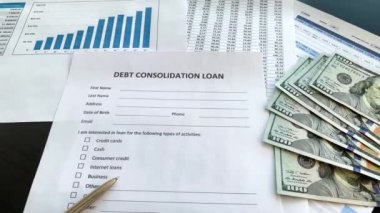 Tabloda grafik ile borç konsolidasyonu kredi belgesi.